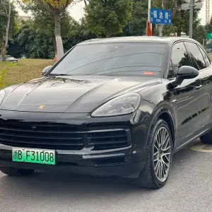 Porsche Cayenne Hybrid 2021 386 л.с. из Китая