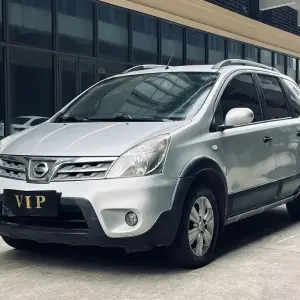 Nissan Livina 2010 из Китая