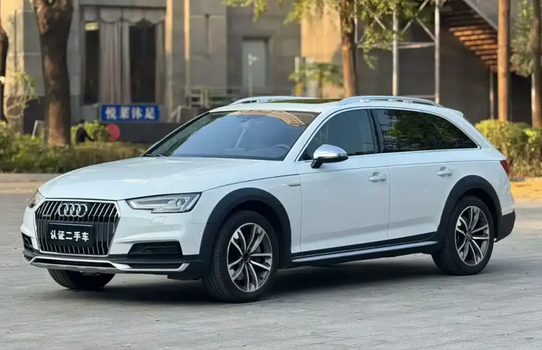 Audi A4 (Import) 2017 из Китая
