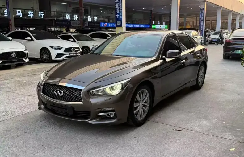 Infiniti Q50 2014 из Китая