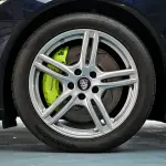 Porsche Panamera Hybrid 2024 470 л.с. из Китая