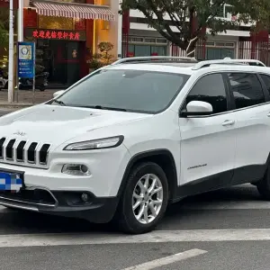 Jeep Cherokee 2017 из Китая