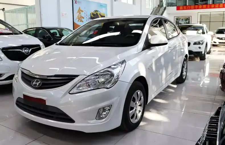 Hyundai Verna 2011 из Китая
