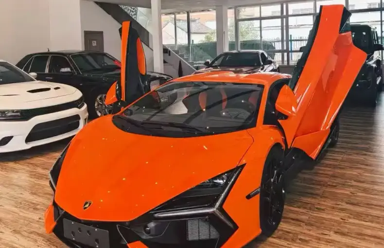 Lamborghini Revuelto 2025 из Китая