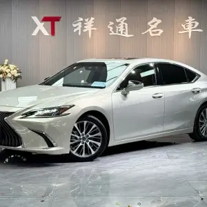 Lexus ES 2021 178 л.с. из Китая