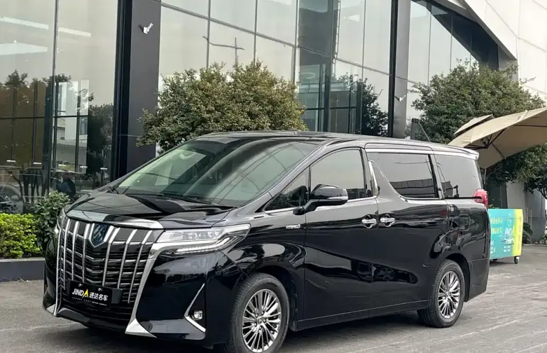Toyota Alphard 2022 из Китая