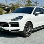Porsche Cayenne Hybrid 2021 из Китая