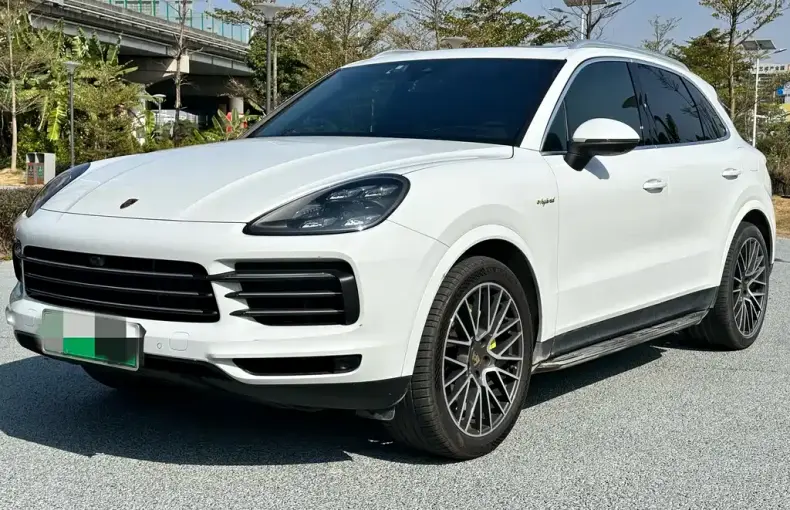 Porsche Cayenne Hybrid 2021 из Китая