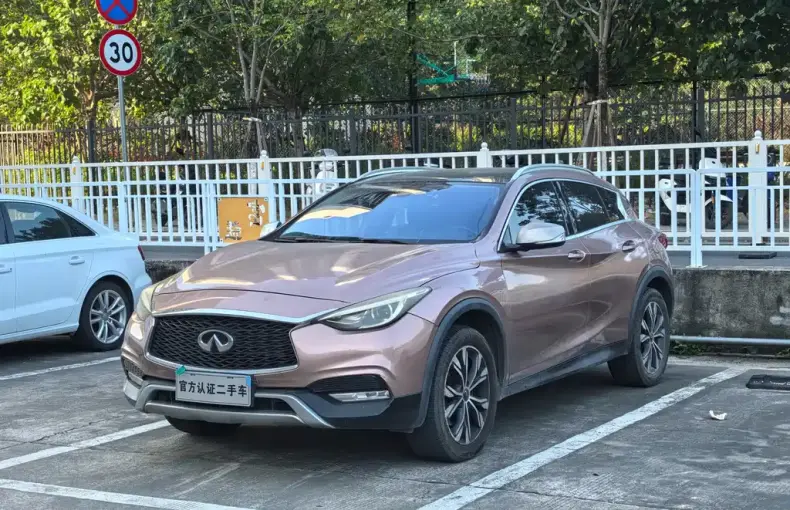 Infiniti QX30 2018 из Китая