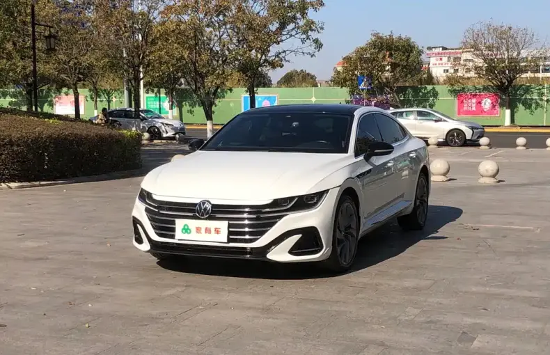 Volkswagen CC 2023 из Китая