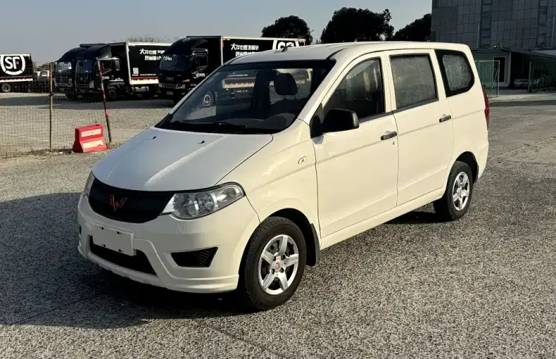 Wuling Hongguang 2018 из Китая