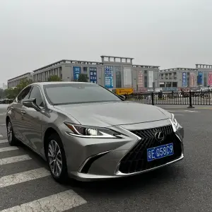 Lexus ES 2023 из Китая