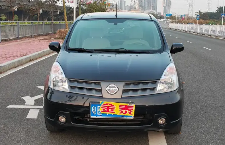 Nissan Livina 2007 из Китая