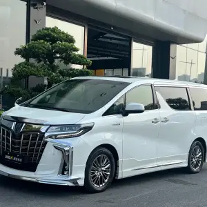 Toyota Alphard 2021 из Китая