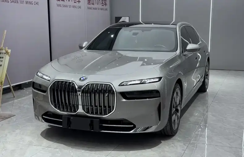 BMW i7 2023 из Китая