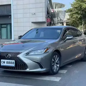 Lexus ES 2019 167 л.с. из Китая