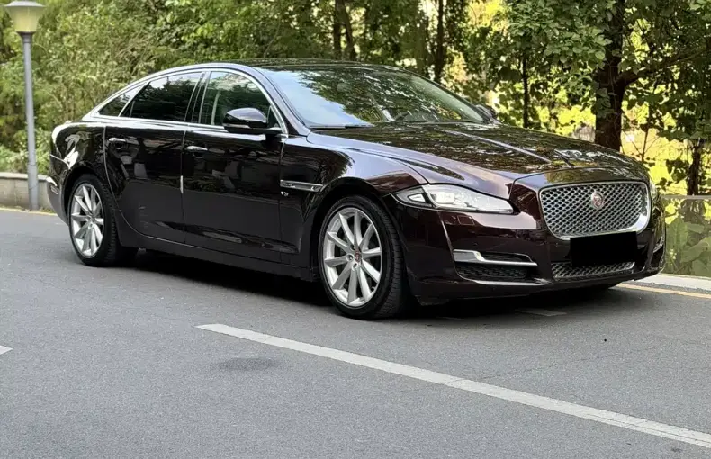 Jaguar XJ 2017 из Китая