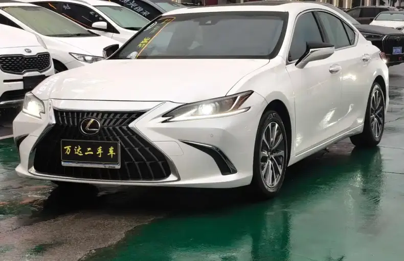 Lexus ES 2023 из Китая