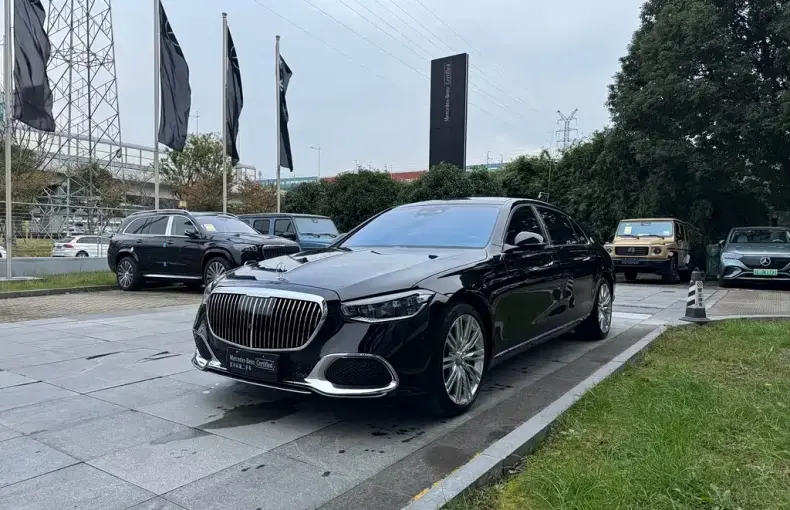 Mercedes-Benz S-Class 2023 из Китая