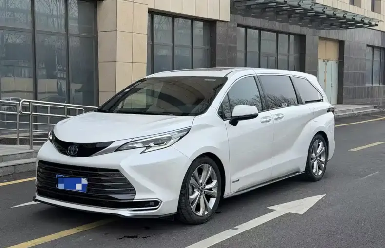 Toyota Sienna 2024 из Китая