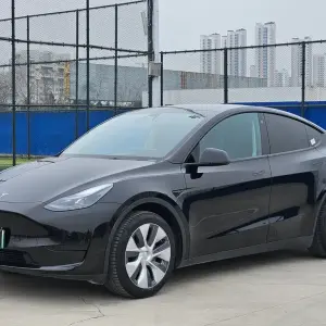 Tesla Model Y 2023 из Китая