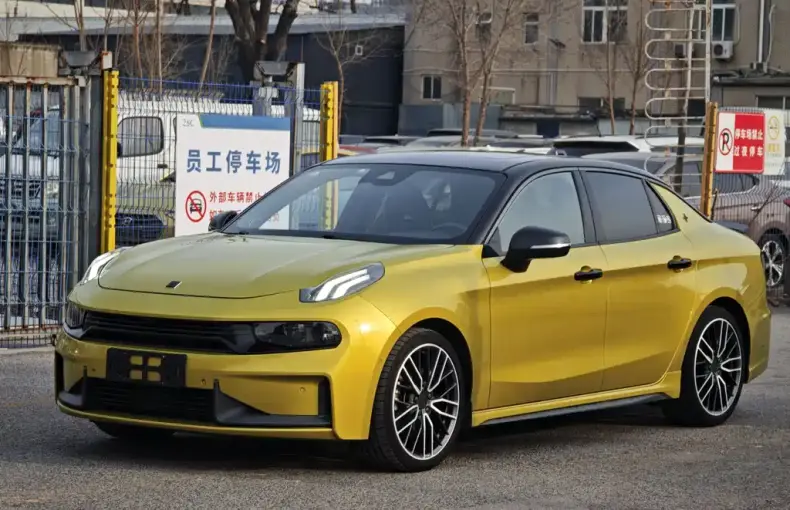Lynk & Co 03 2020 из Китая