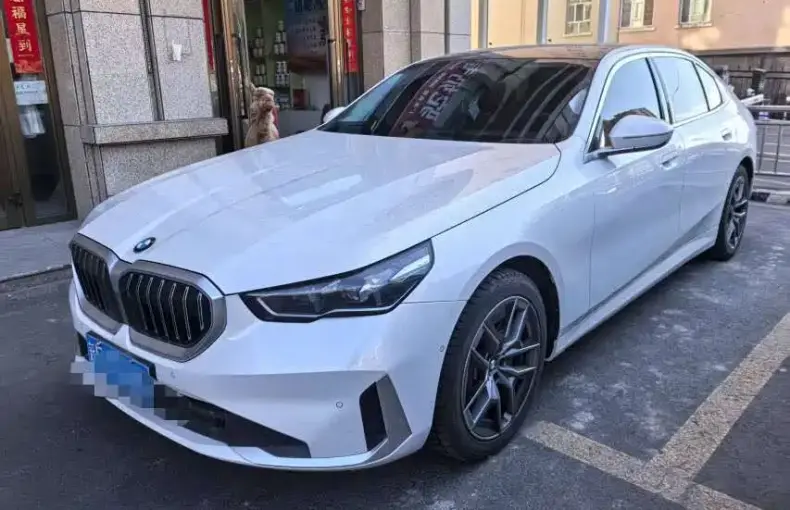 BMW 5 Series 2024 из Китая