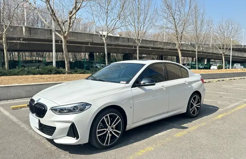 BMW 1 Series 2022 из Китая