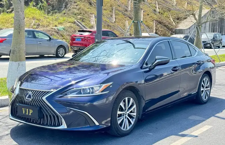 Lexus ES 2019 из Китая