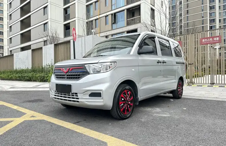 Wuling Hongguang V 2024 из Китая