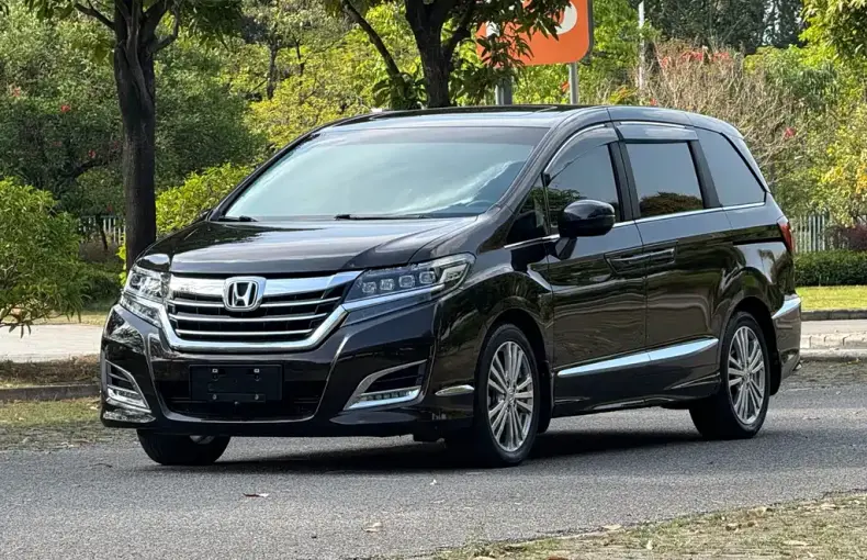 Honda Elysion 2018 из Китая
