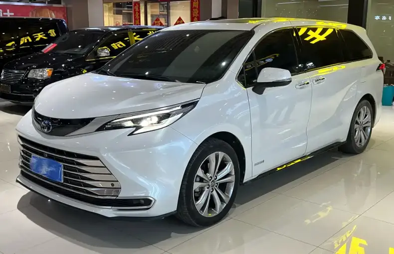 Toyota Sienna 2023 из Китая