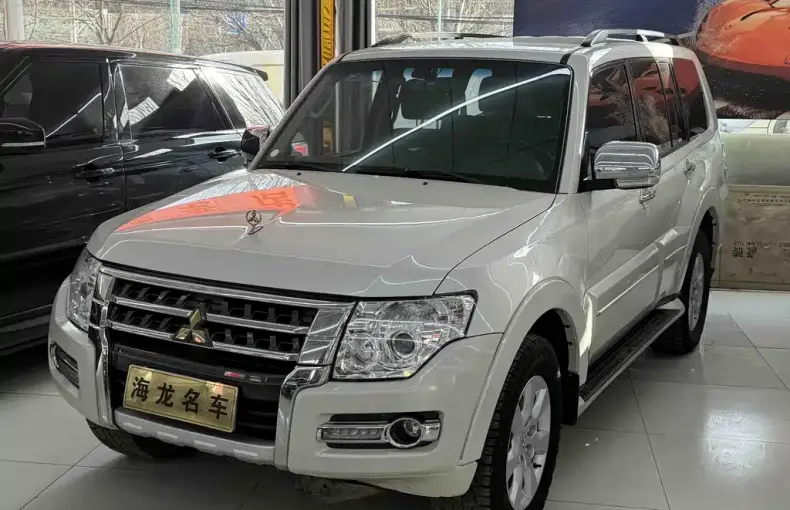 Mitsubishi Pajero (Import) 2020 из Китая