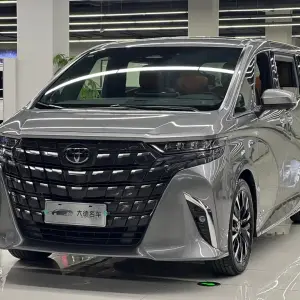 Toyota Alphard 2023 из Китая