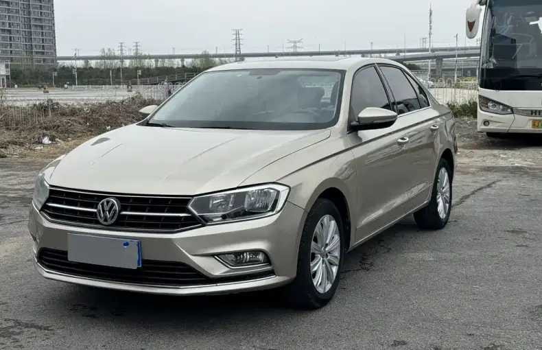 Volkswagen Bora 2016 из Китая