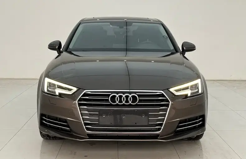 Audi A4L 2018 из Китая