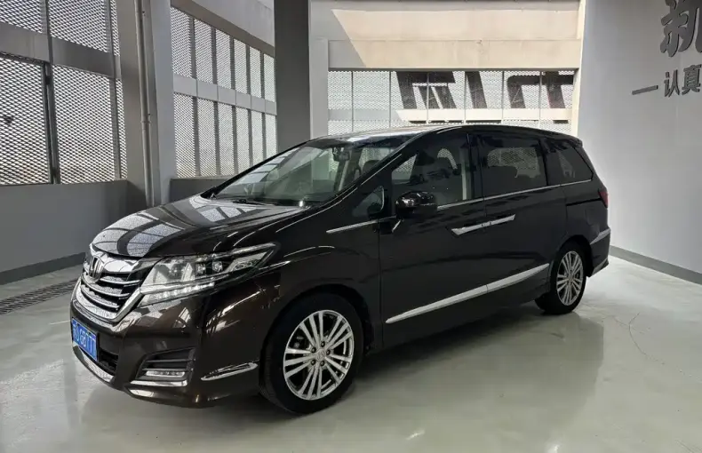Honda Elysion 2019 из Китая
