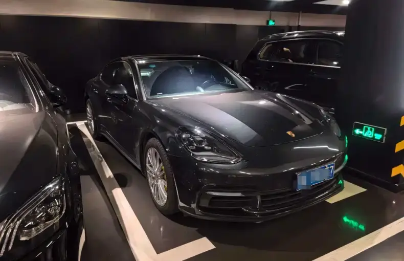 Porsche Panamera 2017 из Китая