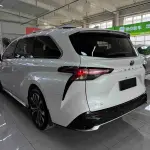 Toyota Granvia 2023 из Китая