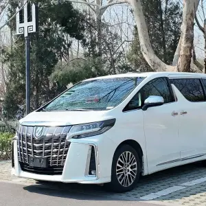 Toyota Alphard 2017 из Китая