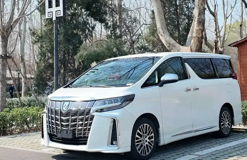 Toyota Alphard 2017 из Китая