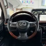 Lexus LX 2017 367 л.с. из Китая