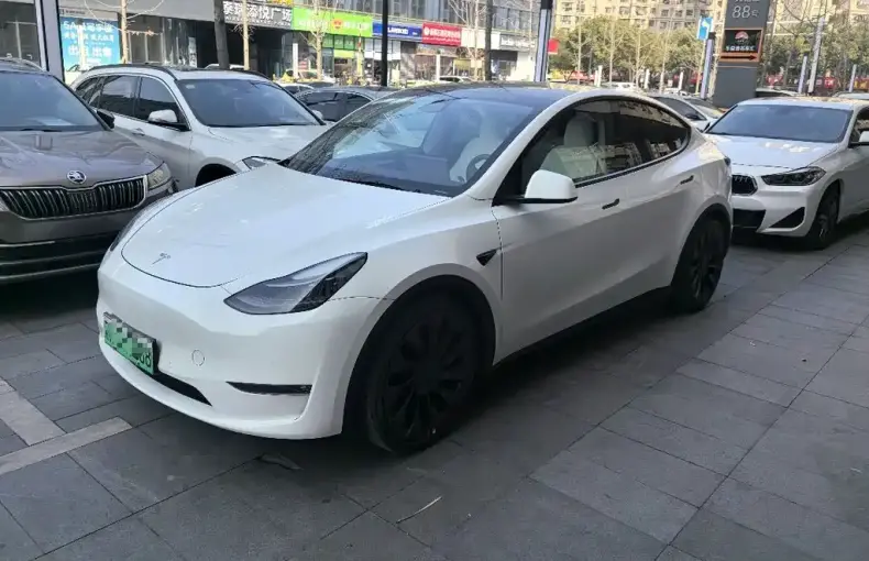 Tesla Model Y 2022 из Китая