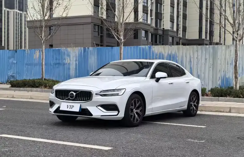 Volvo S60 2025 из Китая