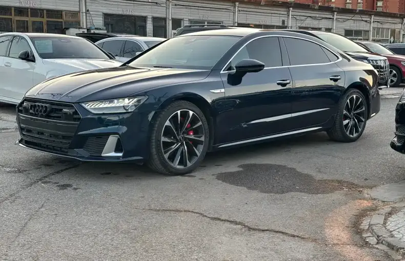 Audi A7L 2022 из Китая