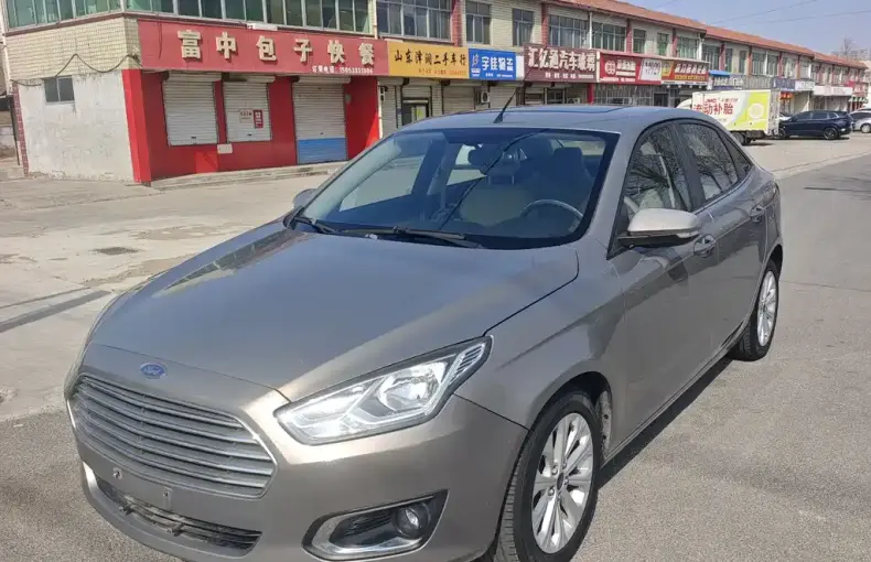Ford Escort 2015 из Китая
