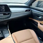 Lexus ES 2022 178 л.с. 178 л.с. 178 л.с. 178 л.с. из Китая