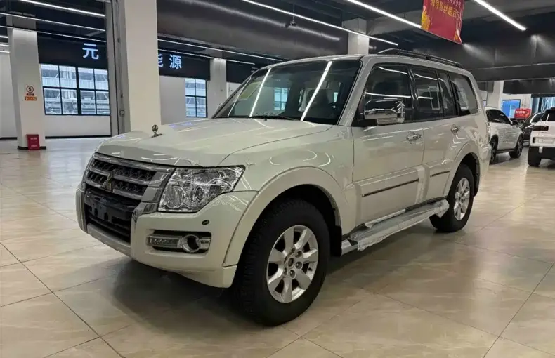 Mitsubishi Pajero (Import) из Китая