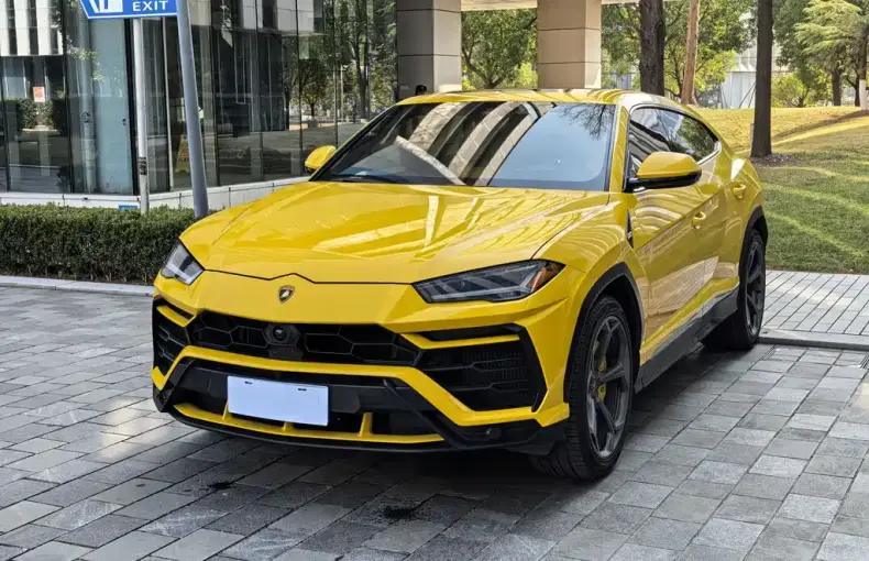 Lamborghini Urus 2023 из Китая