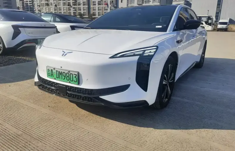 Hongqi Hongqi EH7 2024 из Китая